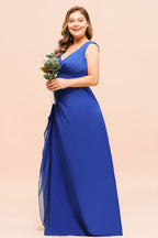 Vestido de dama de honor azul real sin mangas de gasa de talla grande con escote en V y vestido de novia sencillo