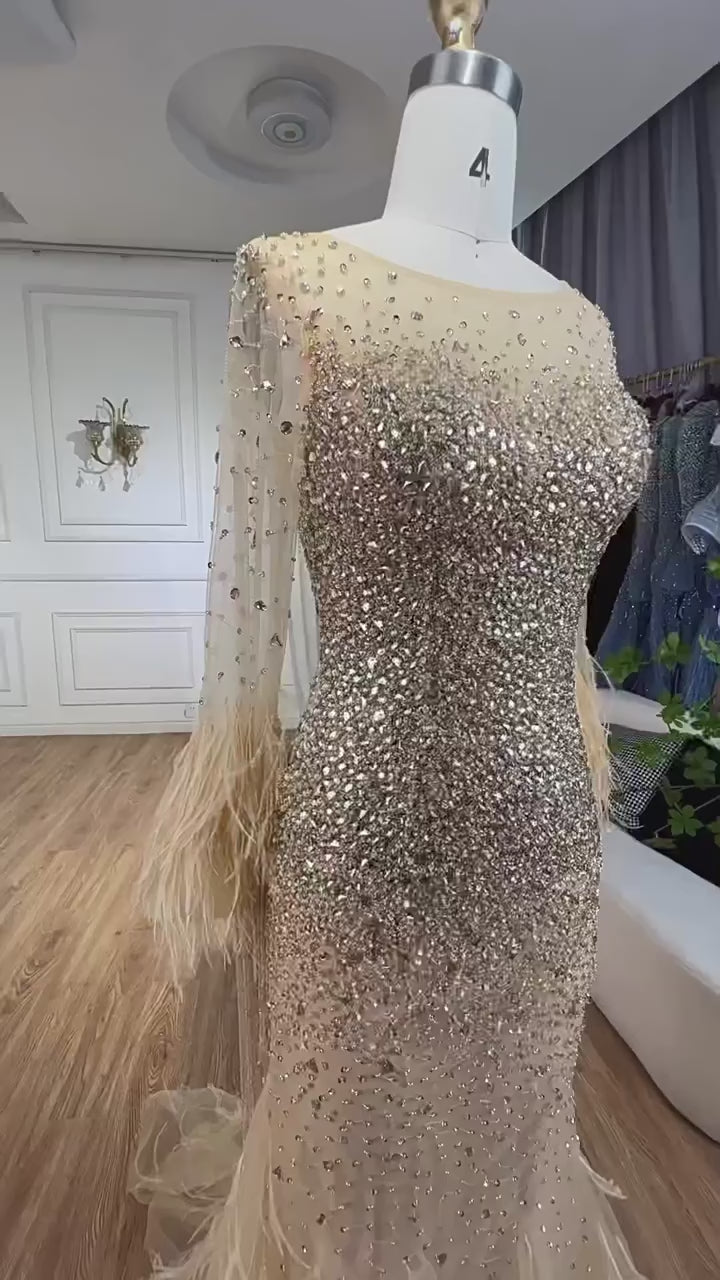Vestido de noche árabe de lujo con plumas plateadas y borlas de cuentas LA60912