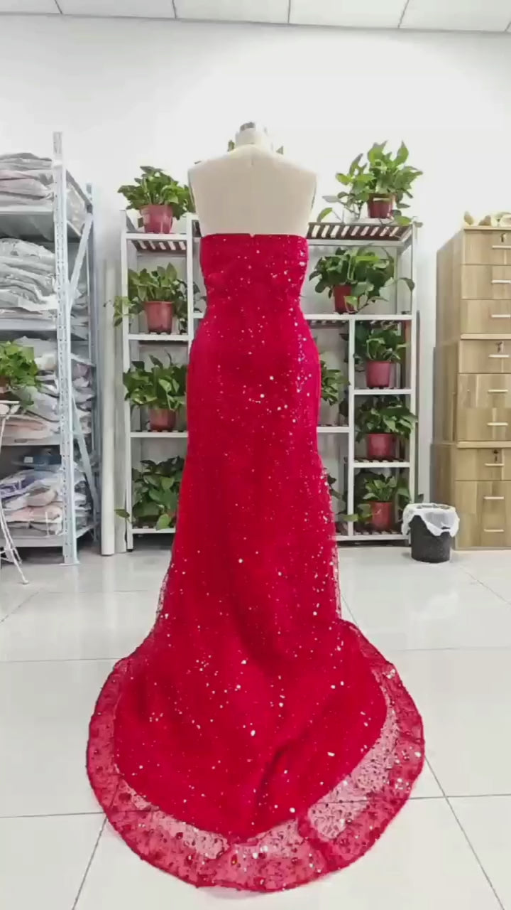 Alcyone | Meerjungfrau-Ballkleid mit U-Ausschnitt und roten Pailletten und Schlitz F1065