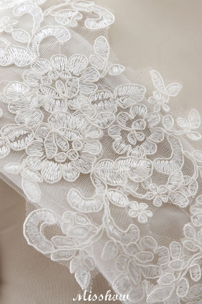 Elegantes Prinzessinnen-Brautkleid aus Spitze mit V-Ausschnitt und Tüll