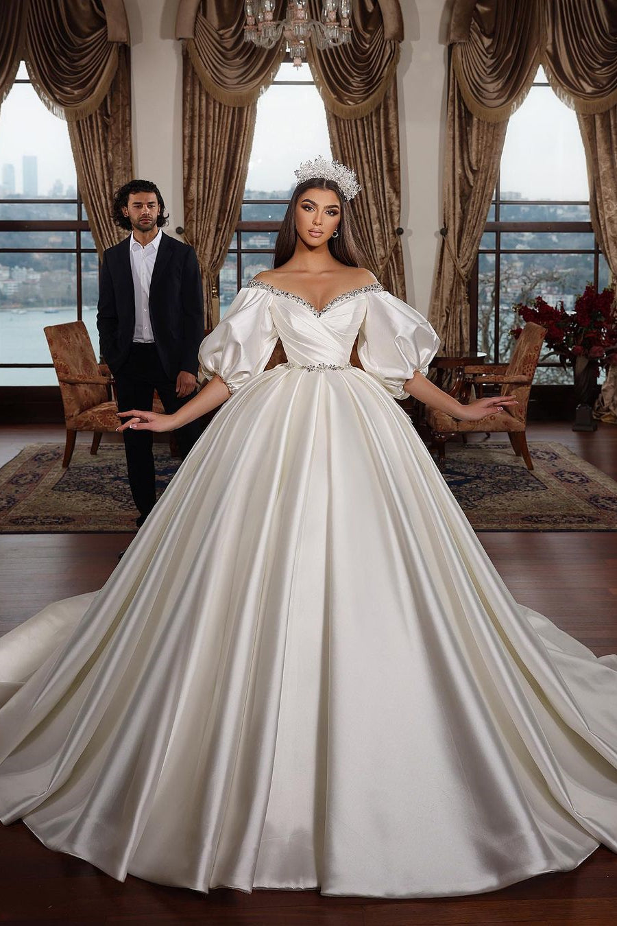 Prinzessin Langes Elfenbein A-Linie V-Ausschnitt Juwel Brautkleid mit langen Ärmeln