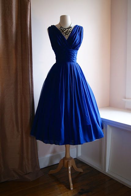 Königsblaues, kurzes Homecoming-Kleid aus Tüll mit V-Ausschnitt, Y1128