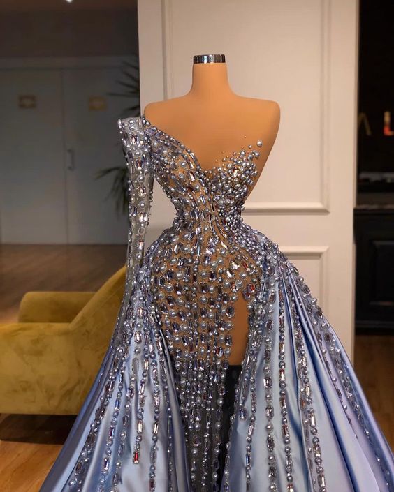 Elegante vestido de noche morado de un solo hombro con abertura lateral y cola, preciosos vestidos de noche hechos a medida Y1127