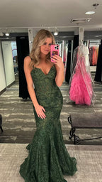Großzügiges grünes Meerjungfrau-Abendkleid mit Spaghettiträgern und Spitze Y1030