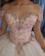 Vestido de quinceañera de tul rosa claro con cuentas y cristales, hombros descubiertos, estilo princesa, para fiesta de graduación, color rosa ruborizado, S27021