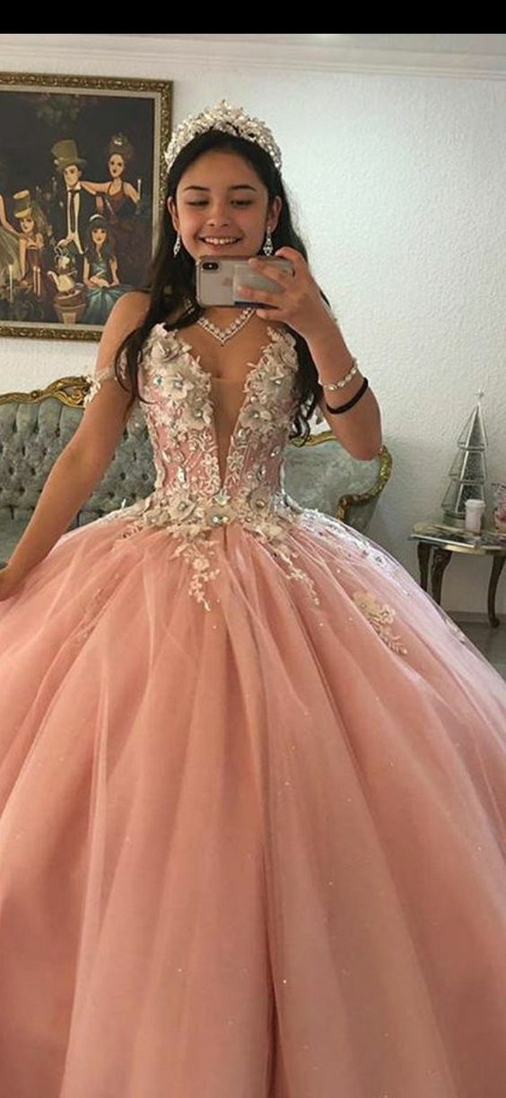 Vestido de princesa de tul rosa con escote en V profundo Y583