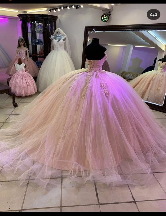 Vestido de princesa de tul rosa con escote corazón Y579