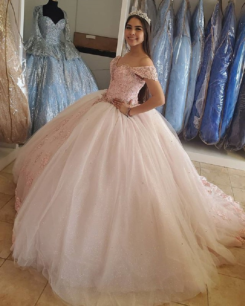 Vestido de quinceañera de tul rosa claro con cuentas y cristales, hombros descubiertos, estilo princesa, para fiesta de graduación, color rosa ruborizado, S27021