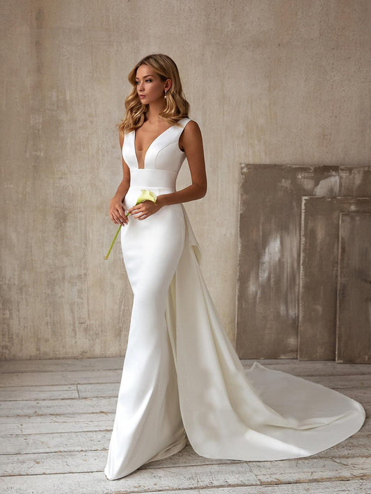 Schlichtes, elegantes Meerjungfrau-Brautkleid aus Satin mit abnehmbarer Schleife und Überrock 2025 mit Schleife