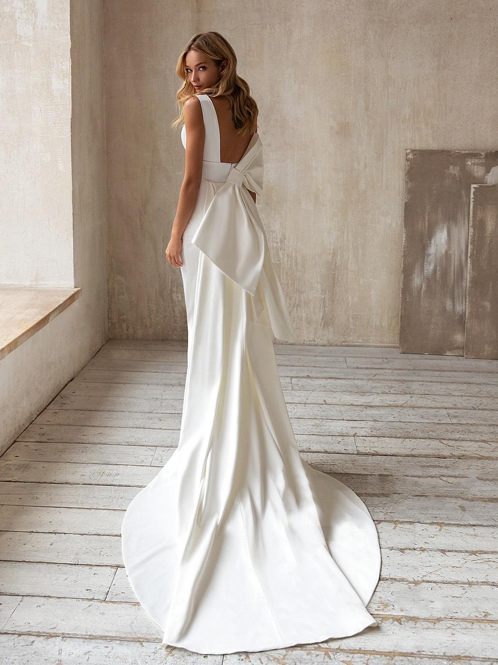 Schlichtes, elegantes Meerjungfrau-Brautkleid aus Satin mit abnehmbarer Schleife und Überrock 2025 mit Schleife