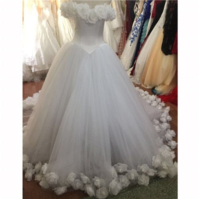 Vestido de novia con diseño de nube rosa y flores rosas HA2003