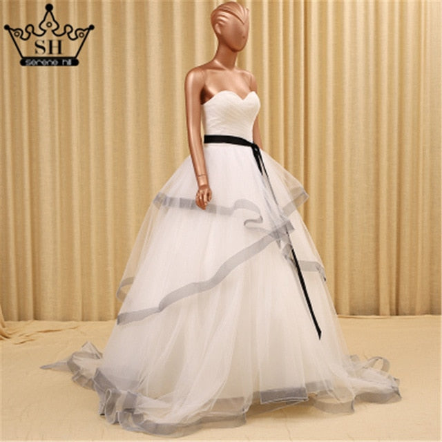 Puffy Tüll Brautkleid Rüschen Ballkleid Perlen Gelb Bungundy Gericht Zug Brautkleider