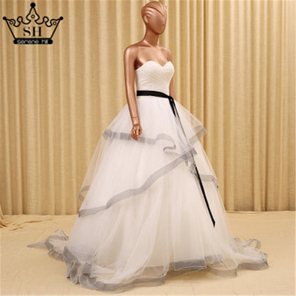 Vestido de novia de tul abullonado con volantes, vestido de baile con cuentas, amarillo Bungundy, cola de corte.