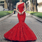 Vestido de novia rojo de un solo hombro con lentejuelas y encaje de sirena
