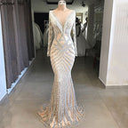 Im Angebot, keine Rückgabe, keine Rückerstattung. Verkaufe Nude Slim Mermaid Luxus Abendkleider mit langen Ärmeln, Perlenbesatz, Quaste, Mode LA6594