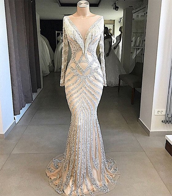 Im Angebot, keine Rückgabe, keine Rückerstattung. Verkaufe Nude Slim Mermaid Luxus Abendkleider mit langen Ärmeln, Perlenbesatz, Quaste, Mode LA6594
