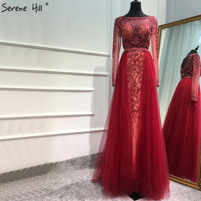 En oferta, sin devolución ni reembolso.Vestido de noche rojo vino con cristales y diamantes, manga larga LA6641.