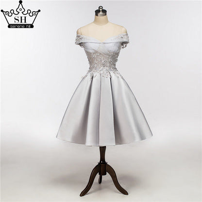 Vestido de noche corto sin mangas con cuello halter y encaje con perlas HA2079