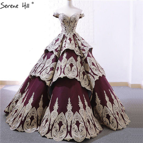 Lila Kuchen Tiered Prinzessin Braut Brautkleider Off Schulter Handgemachte Blumen Brautkleider