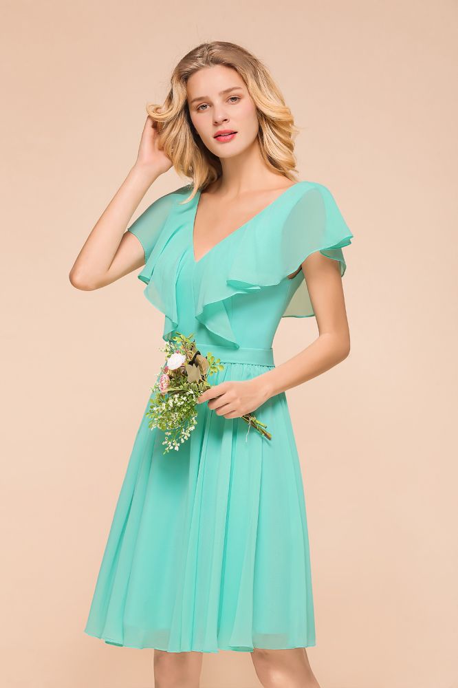Vestido de dama de honor corto informal de gasa con escote en V y largo hasta la rodilla