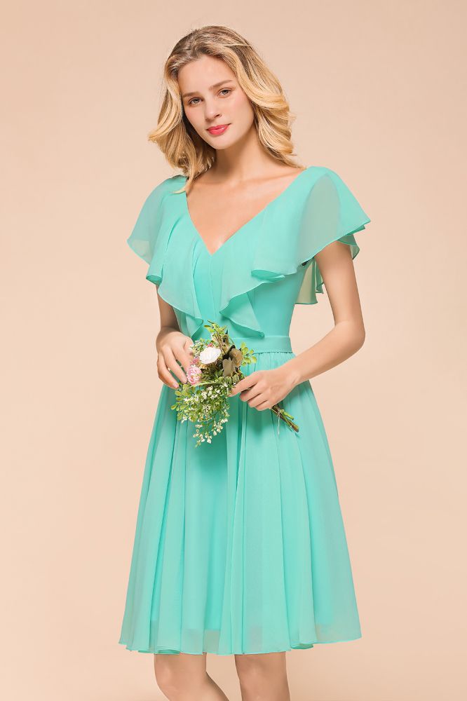 Vestido de dama de honor corto informal de gasa con escote en V y largo hasta la rodilla
