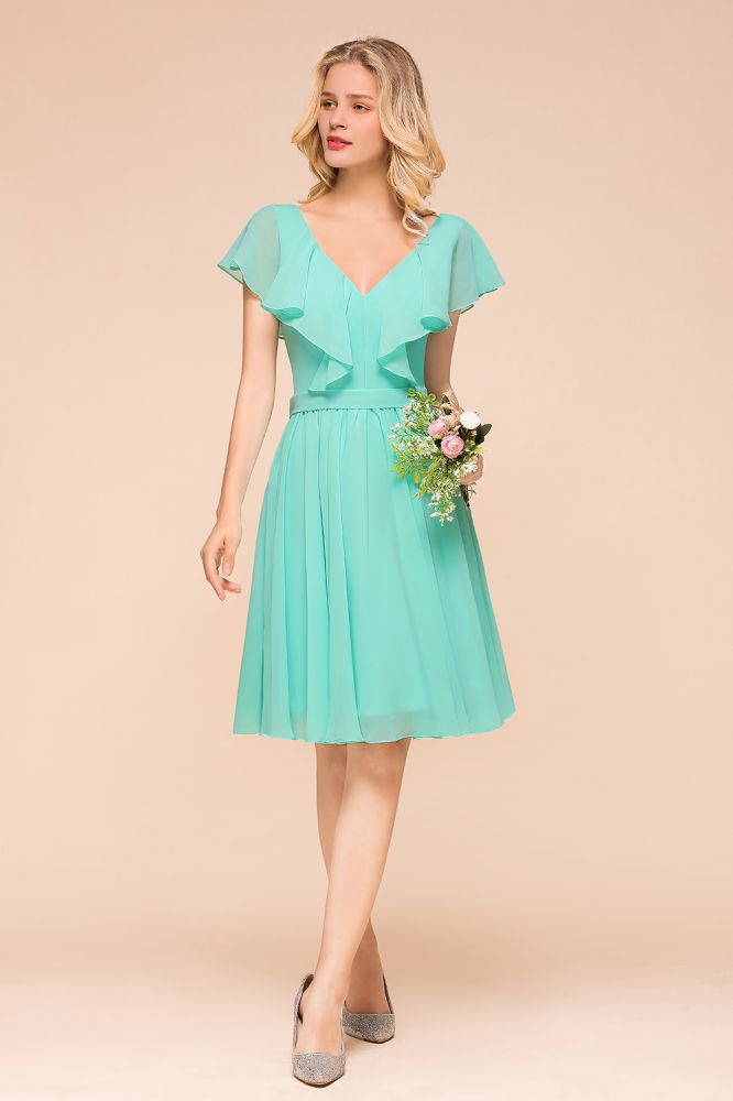 Vestido de dama de honor corto informal de gasa con escote en V y largo hasta la rodilla
