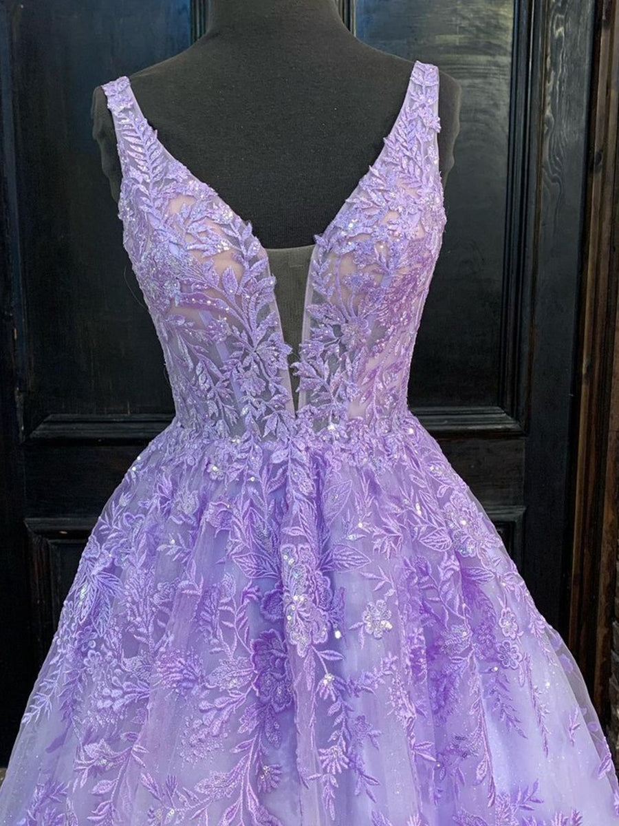 Vestido de noche largo morado de tul con escote en V y encaje para graduación
