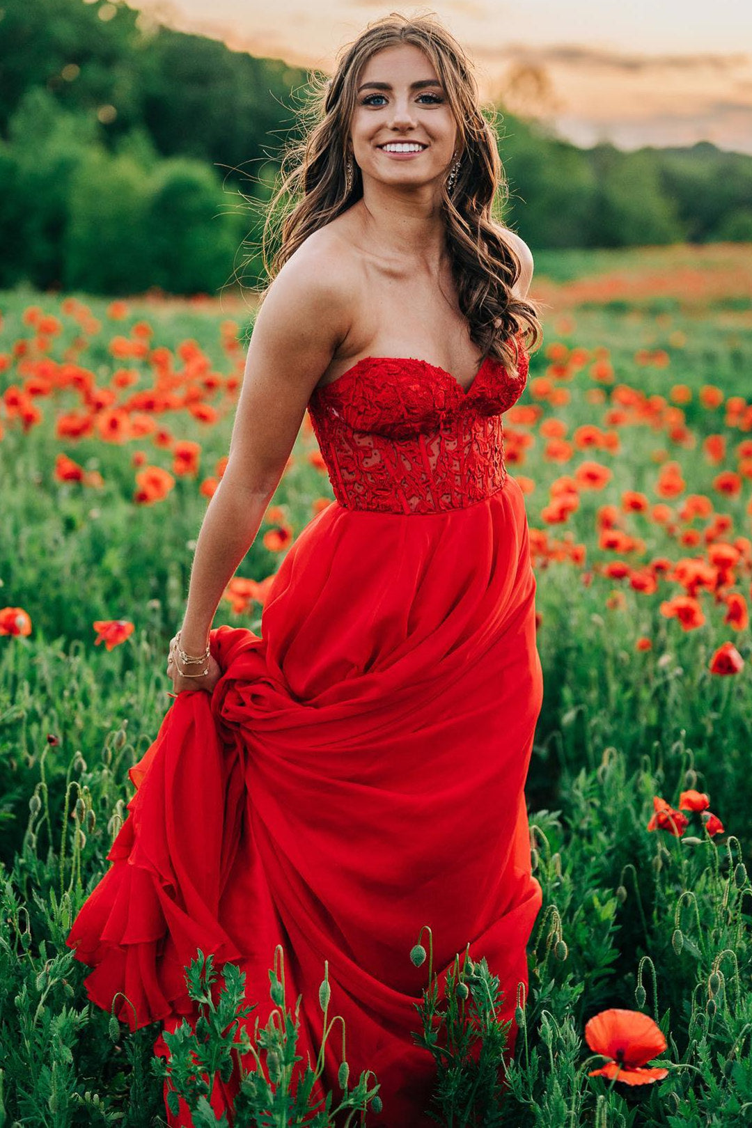 Schulterfreies A-Linien-Ballkleid aus Chiffon mit Applikationen und Schnürung 