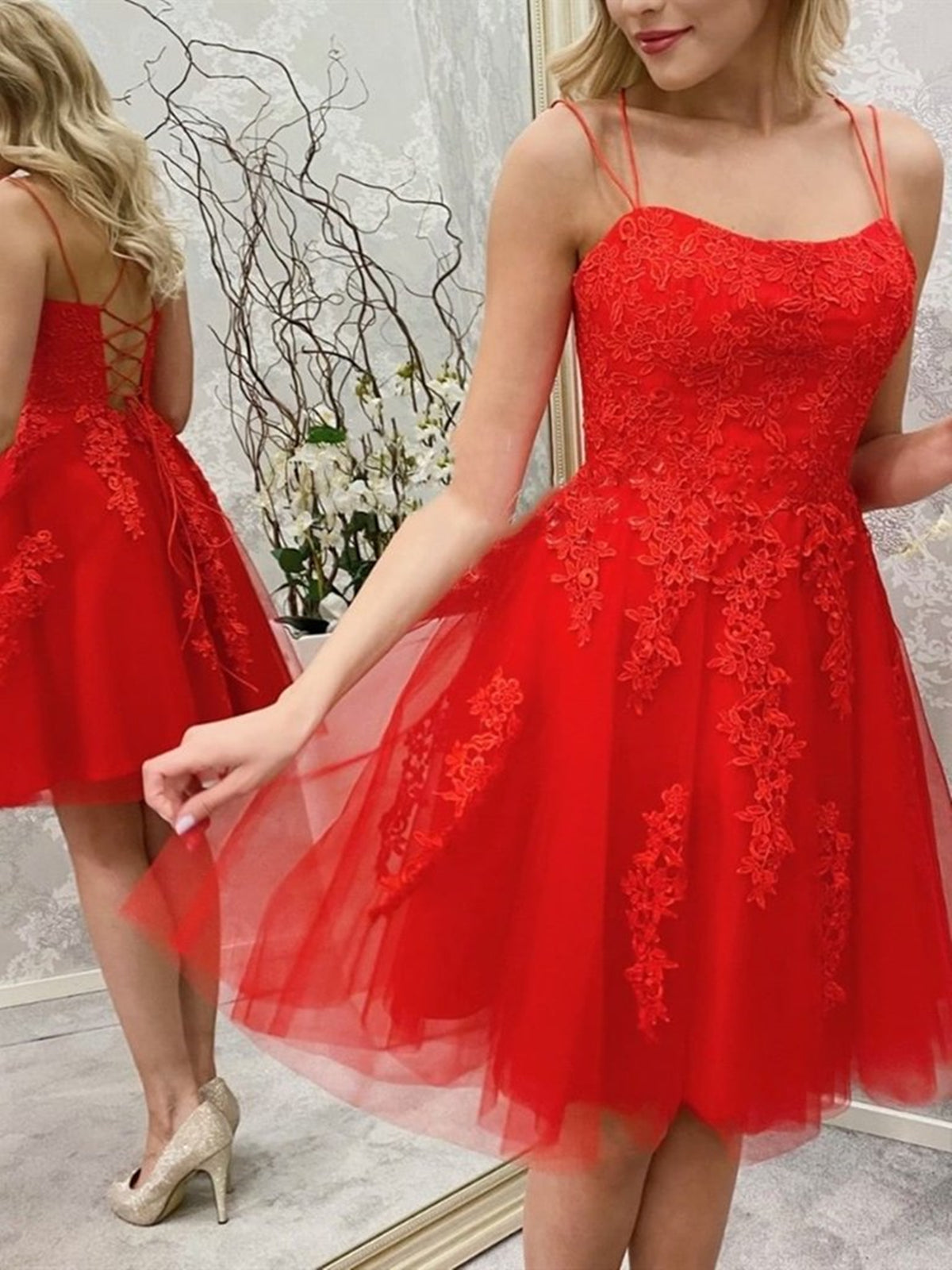 Vestidos de fiesta de graduación cortos, rojos, de corte A, sin tirantes, de tul, con encaje y espalda descubierta
