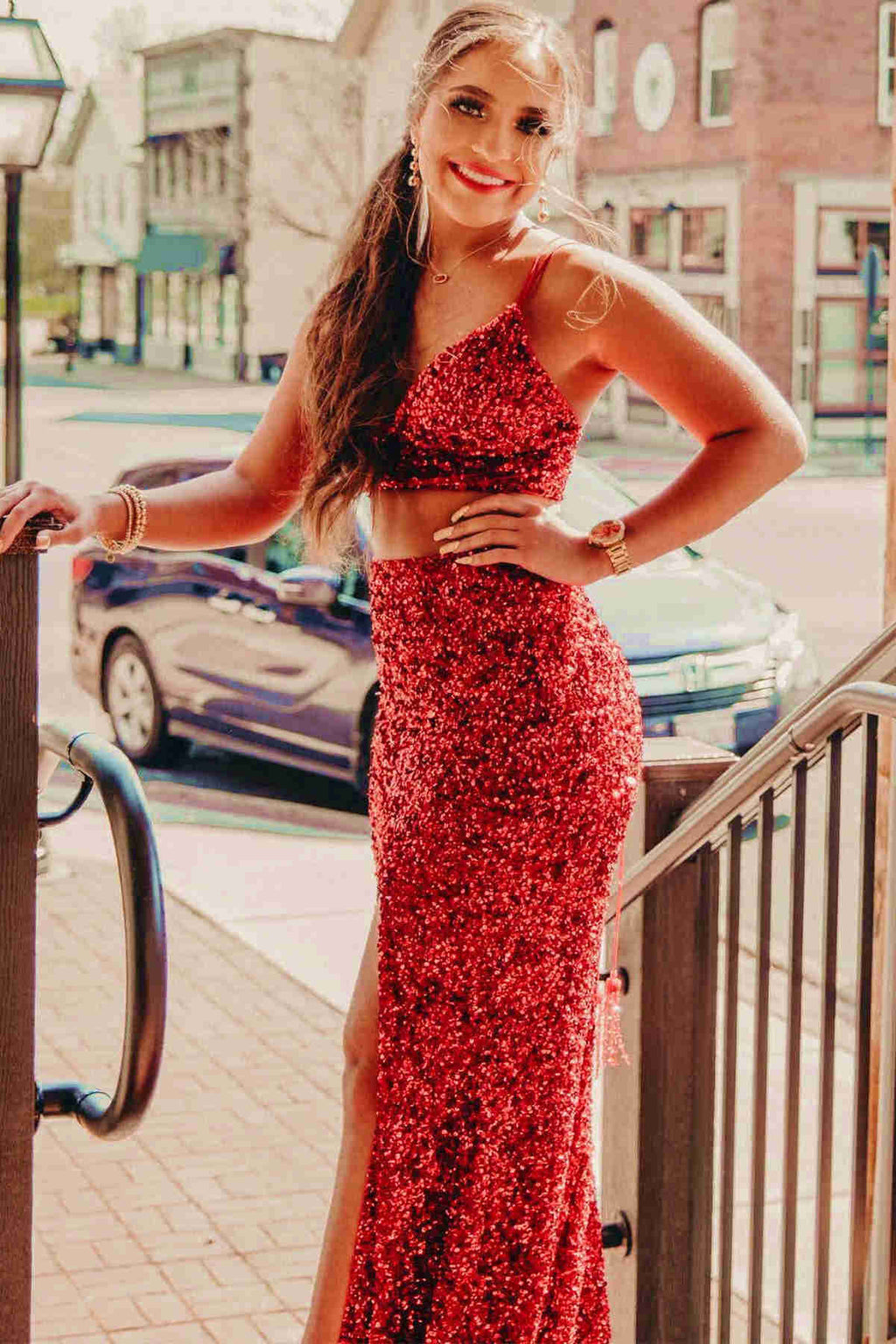 Briana | Vestido de fiesta de dos piezas con lentejuelas y corte sirena y abertura