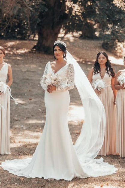 Vestidos de novia románticos de sirena con mangas largas y espalda descubierta