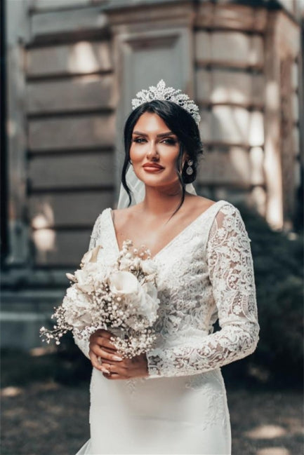 Vestidos de novia románticos de sirena con mangas largas y espalda descubierta
