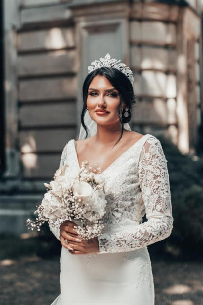 Vestidos de novia románticos de sirena con mangas largas y espalda descubierta