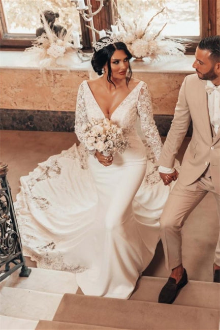 Vestidos de novia románticos de sirena con mangas largas y espalda descubierta