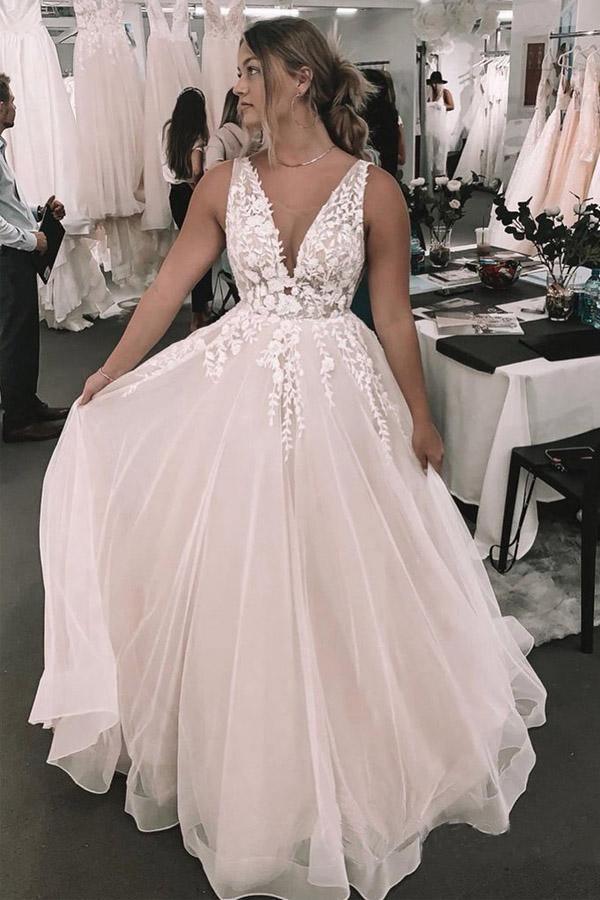 Vestido de novia romántico con escote en V profundo y apliques florales WD460