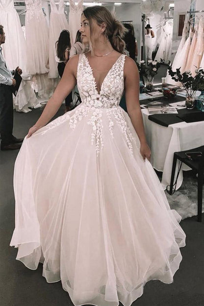 Vestido de novia romántico con escote en V profundo y apliques florales WD460