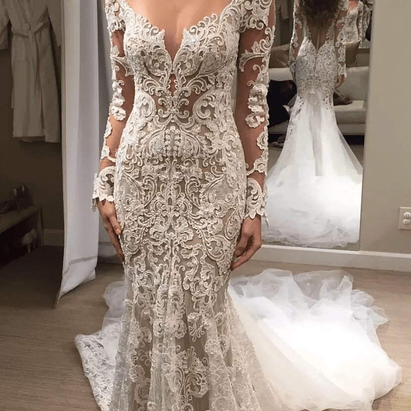Vestido de novia romántico de sirena con apliques largos y espalda descubierta de encaje color marfil WD140