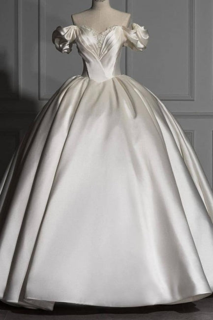 Romantisches schulterfreies Ballkleid aus Satin