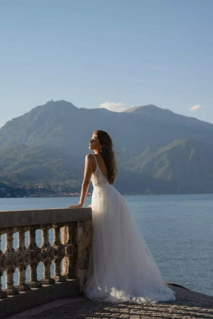 Romantic spaghetti straps sleeveless a-line lace Wedding dresses