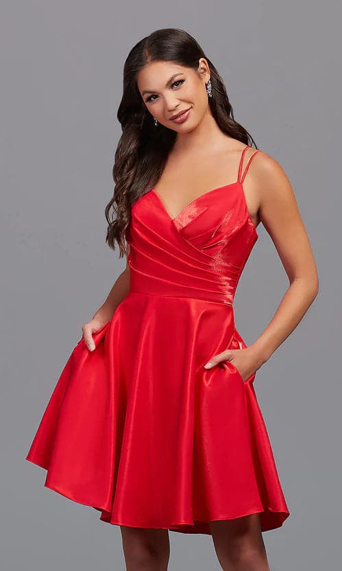Kurzes, schimmerndes Homecoming-Kleid mit Taschen SYH15