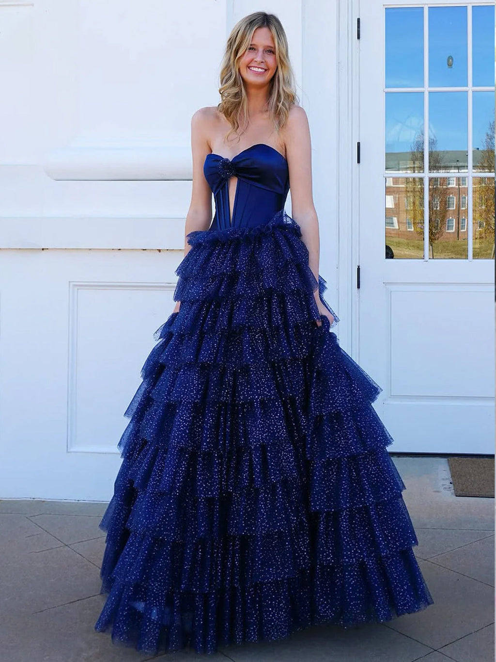 Rozara | Vestidos de fiesta largos de tul con escote corazón, escote en A y abertura en la espalda en fucsia