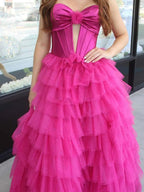 Rozara | Vestidos de fiesta largos de tul con escote corazón, escote en A y abertura en la espalda en fucsia