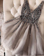 Vestidos de fiesta cortos de tul con escote en V y lentejuelas, color gris, para el regreso a casa PD336