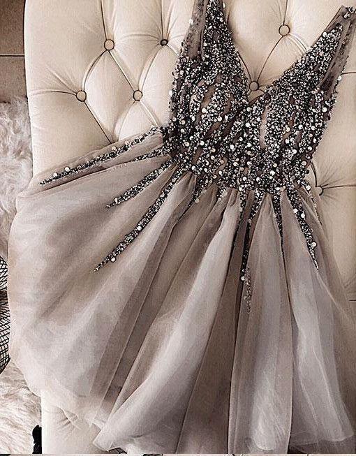 Vestidos de fiesta cortos de tul con escote en V y lentejuelas, color gris, para el regreso a casa PD336