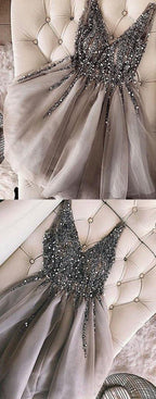 Vestidos de fiesta cortos de tul con escote en V y lentejuelas, color gris, para el regreso a casa PD336