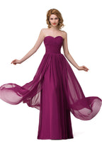 Vestidos de dama de honor sexys de gasa con escote en forma de A y volantes hasta el suelo