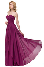 Vestidos de dama de honor sexys de gasa con escote en forma de A y volantes hasta el suelo