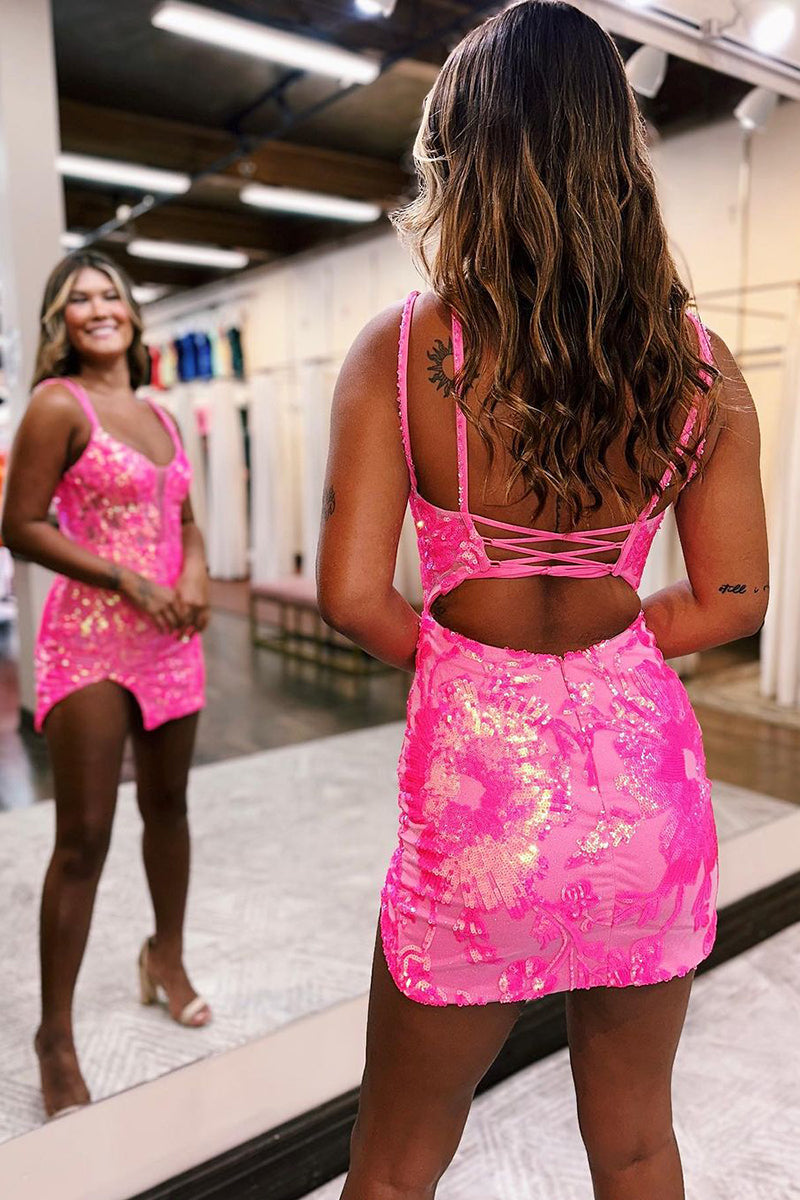 Vestido corto de fiesta con escote en V profundo y apliques de lentejuelas