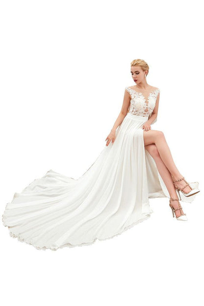Sexy Brautkleid mit hohem Schlitz und Flügelärmeln, transparenter Rücken, elfenbeinfarbene Spitze