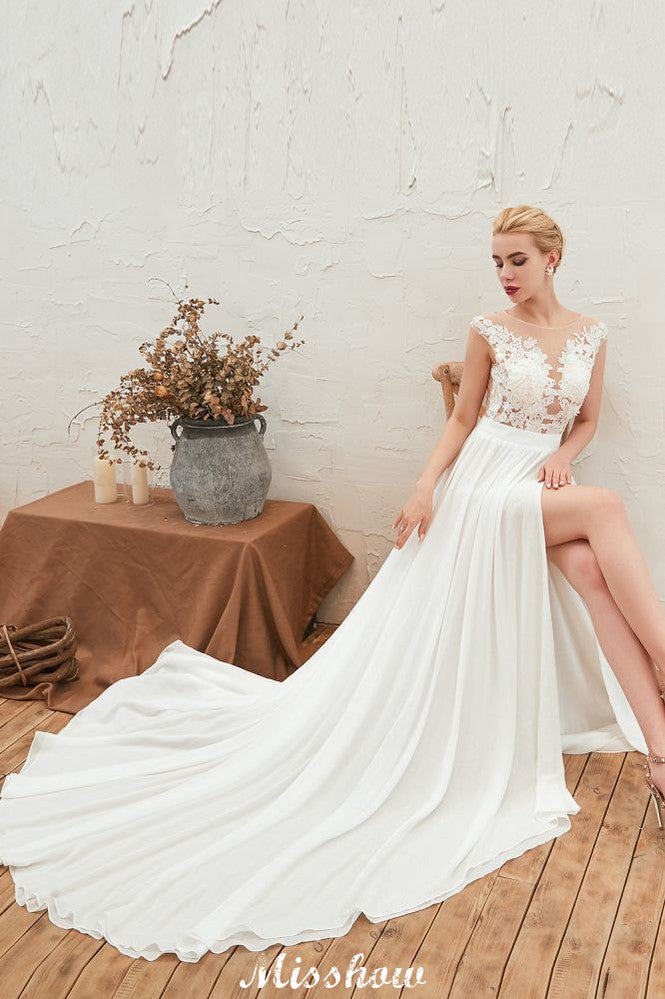 Sexy Brautkleid mit hohem Schlitz und Flügelärmeln, transparenter Rücken, elfenbeinfarbene Spitze